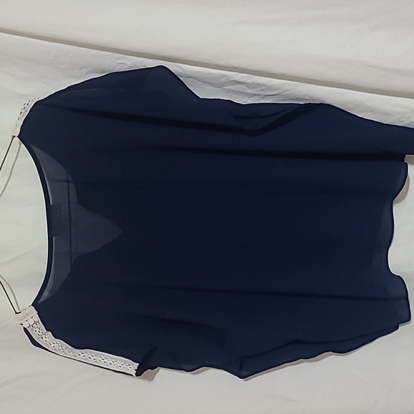 MY MICHELLE WOMEN'S SIZE XL NAVY BLUE WHITE CROCHET TOP - Picture 4 of 4